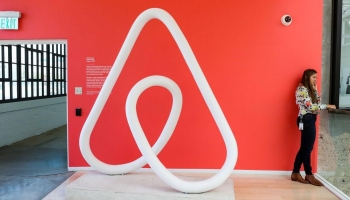 Airbnb, tough road to IPO 