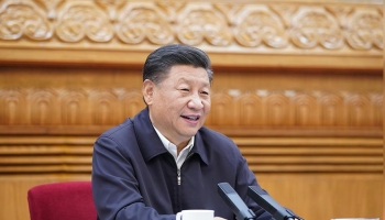 Xi Jinping delivers a speech